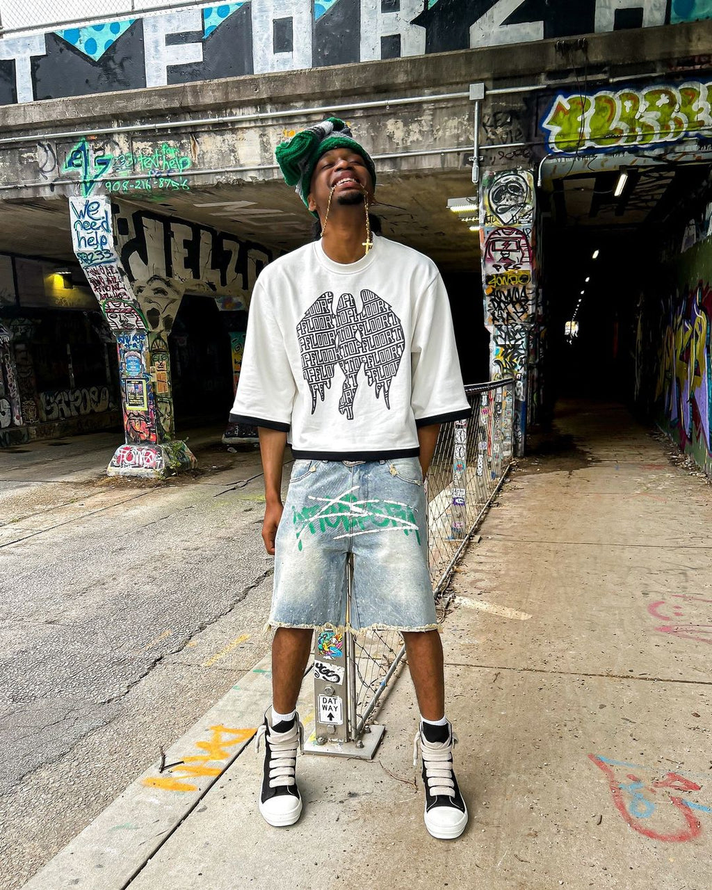 Prospera "Graffiti Green" Jorts